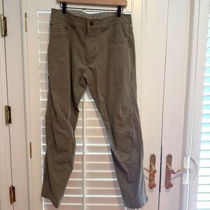 KUHL Mens chino pants 34/32